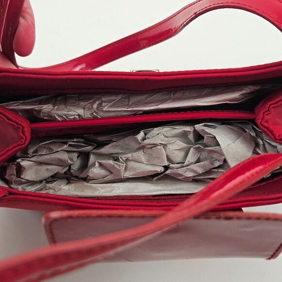 Liz Claiborne Red Shoulder Bag 100 Percent Polyester with PVC Trim Made in China - Picture 7 of 8